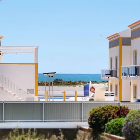 Lota Beach House Manta Rota